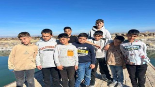 Van Gölünde yazın sararan saçlar kışın eski rengine döndü