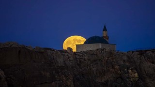 Van Kalesi, Kunduz Süper Ay ile görsel şölen oluşturdu