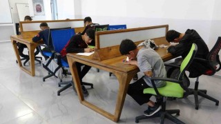 Vanda öğrenciler ara tatilde hem öğrendi hem yarıştı