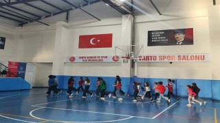 Vartoda voleybol kursuna yoğun ilgi