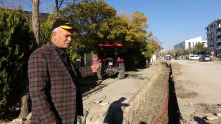 VEDAŞın günlerce açık bıraktığı çukurlar kazalara davetiye çıkarıyor