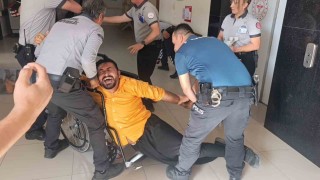 Yangın tahliyesinde hasta ve yakını rolündeki hastane çalışanlarından Oscarlık performans