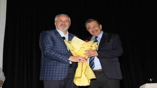 Yazar Hayati İnanç, Bafralılar ile ‘Aile konulu konferansta buluştu