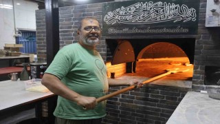 Yılların ustasının deprem anında canından önce fırın küreğini düşündüğü anlar kamerada