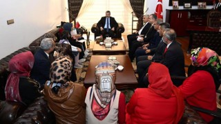 Yılmaz, Sözlük Tasarımı Yarışması Birincilerini Ağırladı