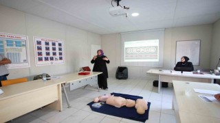 Yol ve bakım personeline ilk yardım eğitimi