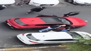 Yol verme tartışmasında kadınlar kavga etti