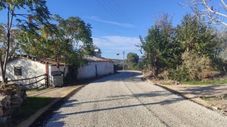 Yumurtalık’ta Herekli Mahallesi’nin Yolu Yenilendi