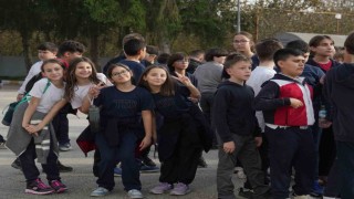 Yürüyüşü ile fenomen olan öğretmene sürpriz