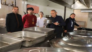 Zabıta, okul mutfaklarını mercek altına aldı