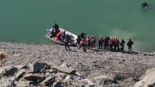 Zernek Barajına araç uçtu: 2 ölü