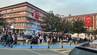 Zonguldakta psikolojik sorunları olduğu iddia edilen şahıs kaymakamlık önünde kendini yaktı