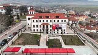 160 yıllık Kızlar Mektebi kütüphane oldu, açılışını Bakan Ersoy yaptı