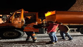 3 bin rakımlı Karabet Geçidinde kar yağışı etkili oldu