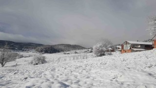 Abant ve çevresindeki yaylalar beyaza büründü