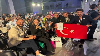 Acıpayamlı kadın kuaför Asian Global Cup 2025 birincisi oldu