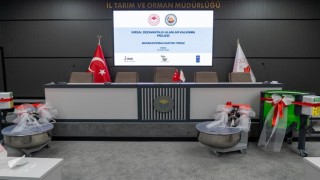 Adanada 16sı kadın 32 çiftçiye makine desteği