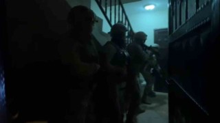 Adanada torbacılara şafak operasyonu: 18 tutuklama