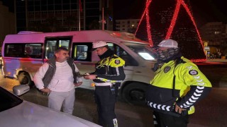 Adanada trafik denetimi: 60 araç sürücüsüne 495 bin lira ceza