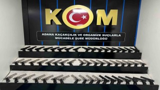 Adanadaki suç örgütlerine silah getiren 2 şüpheli tutuklandı: 53 tabanca ele geçirildi