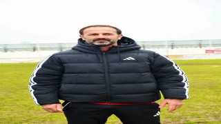 Adem Çak ilk maçından galibiyetle ayrıldı