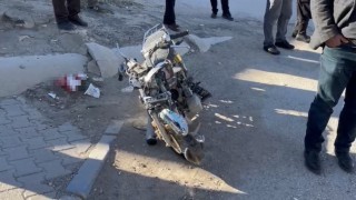 Adıyamanda motosiklet ile otomobil çarpıştı: 1 yaralı