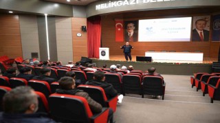 Afetlere karşı daha bilinçli olunması için Melikgazi personeline eğitim verildi