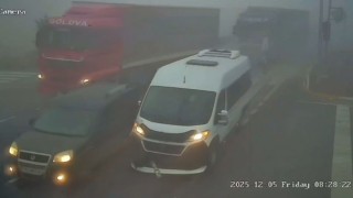 Afyonkarahisarda 20 kişinin yaralandığı kaza anı kamerada