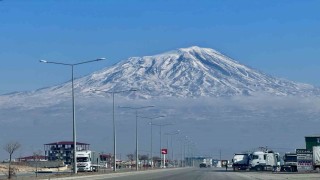 Ağrı Dağı ihtişamıyla göz kamaştırıyor