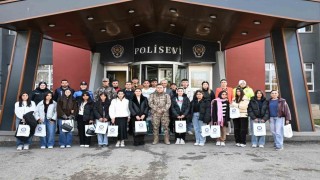 Ağrıda öğrencilere üniversite gezisi ve emniyet söyleşisi düzenlendi