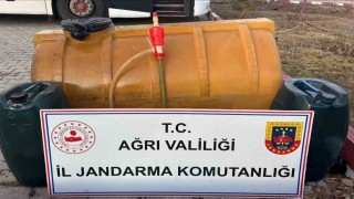 Ağrıda yolcu otobüsünde 245 litre kaçak akaryakıt ele geçirildi