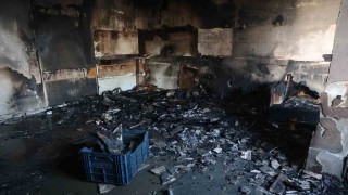 Ailecek gezmeye gitmişlerdi, eve geldiklerinde kullanılacak eşya kalmayan mutfakla karşılaştılar