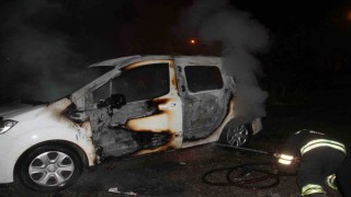 Ailesine kızıp aracını yaktı