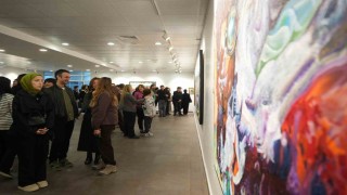 Akademisyenin 38 yıllık sanat yolculuğunu anlatan 38/50: Retro-Perspektif sergisi