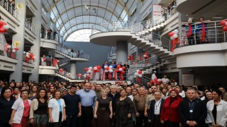 Akdeniz Üniversitesi Hastanesinde yeni yıl coşkusu