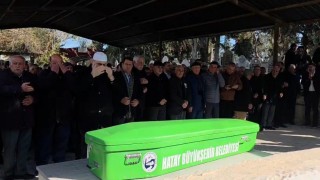 Akdenize açılıp, cansız bedeni Kıbrısta bulunan balıkçı, memleketinde son yolculuğuna uğurlandı