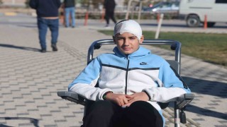 Akran zorbalığına maruz kalan 13 yaşındaki çocuğun kafatası titanyum parçalarıyla yeniden oluşturuldu