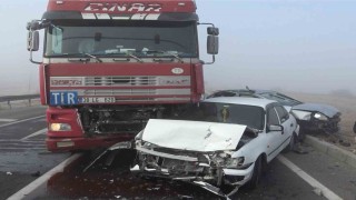 Aksarayda 5 araçlı zincirleme sis kazası: 1 yaralı