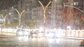 Aksarayda beklenen kar yağışı başladı