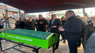 Alaplı Belediye Başkanı Tekinnin annesi son yolculuğuna uğurlandı