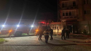 Alaşehirde 5 katlı otelde korkutan yangın