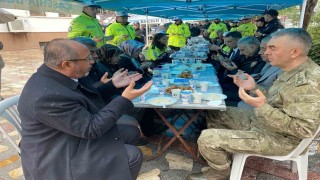 Alaşehirde şehit olan 2 polis memuru unutulmadı