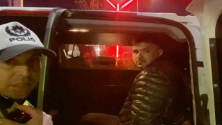 Alkollü sürücü emniyet müdürünün bulunduğu makam aracına çarptı