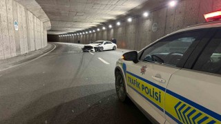 Alkollü sürücünün karıştığı kazada lüks otomobil pert oldu