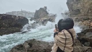 Amasrada dalga boyu 3 metreye ulaştı