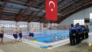 Amasyada anneler polisten yüzme kursu istedi: Bizim zamanımızda böyle imkan yoktu