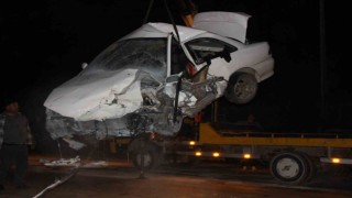 Amasyada iki otomobilin çarpıştığı feci kazada kamerada