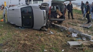 Amasyada kamyonetler çarpıştı: 4 yaralı