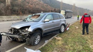 Amasyada lastiği patlayan otomobil takla attı: 3 yaralı
