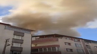 Ankarada binanın çatısı alev alev yandı